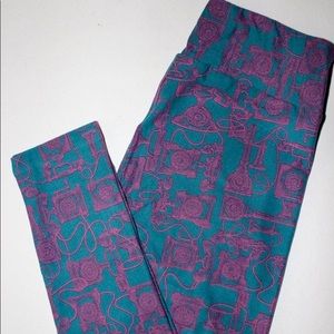 LulaRoe Leggings Telephone OS